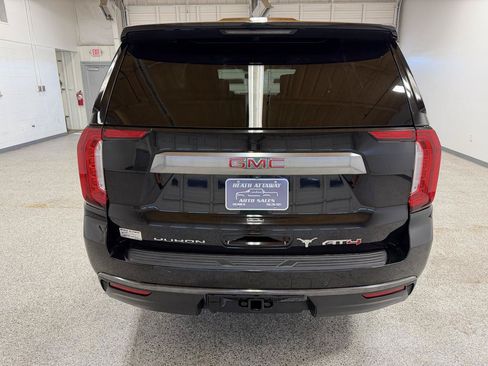 Used 2021 GMC Yukon XL AT4 w/ AT4 Premium Plus Package AWD/4WD image 8