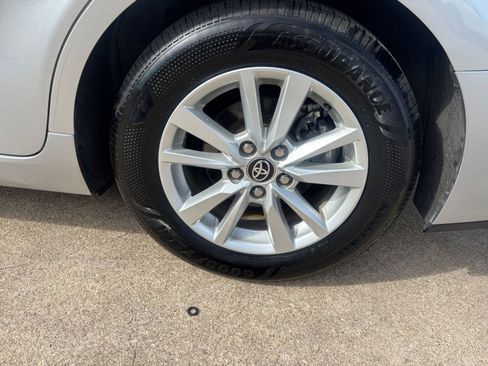 Used 2025 Toyota Camry LE image 29