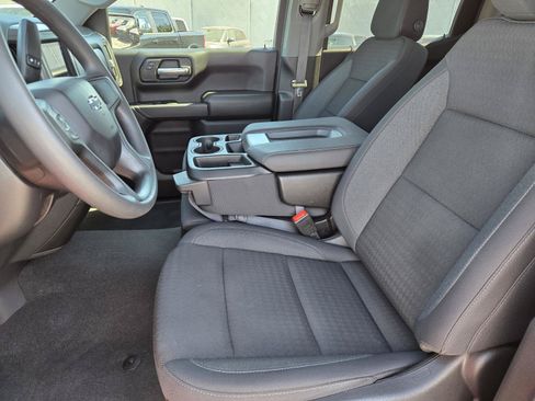 Used 2025 Chevrolet Silverado 1500 Custom Trail Boss w/ Turbomax Blackout Package AWD/4WD image 18