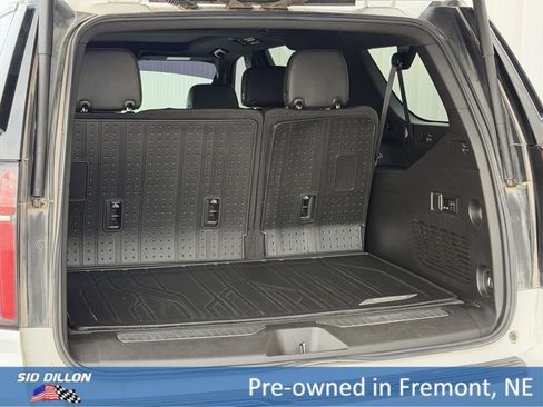 Used 2022 Chevrolet Suburban RST w/ Luxury Package image 5