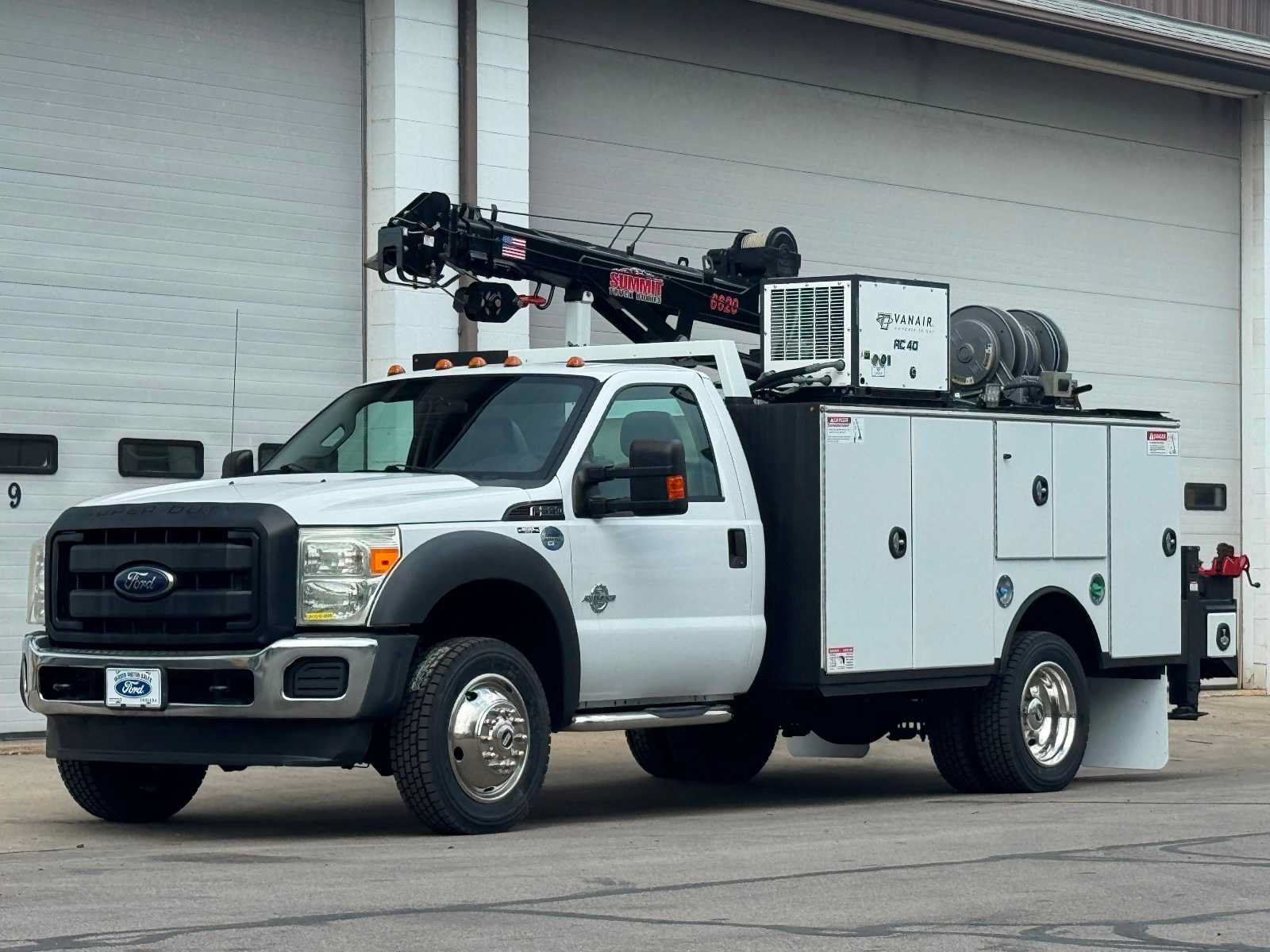 Used 2016 Ford F550 2WD Regular Cab Super Duty image 1