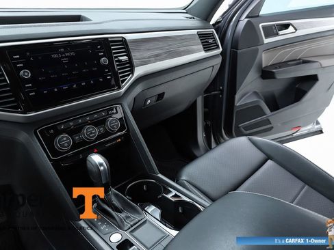 Used 2023 Volkswagen Atlas Cross Sport SE w/ Black Wheel Package image 23