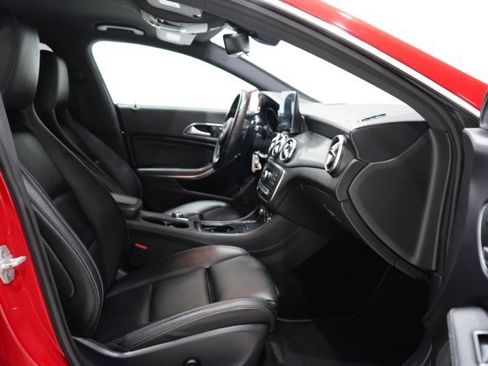 Used 2018 Mercedes-Benz CLA 250 4MATIC image 35