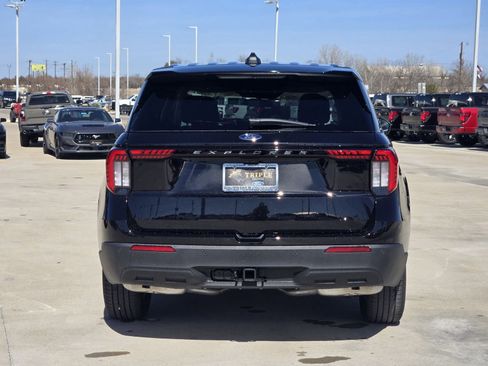 New 2026 Ford Explorer Active RWD image 8
