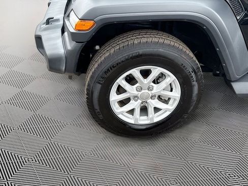 Used 2023 Jeep Wrangler Unlimited Sport AWD/4WD image 35