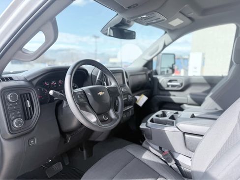 Used 2025 Chevrolet Silverado 2500 Custom w/ Custom Value Package image 12