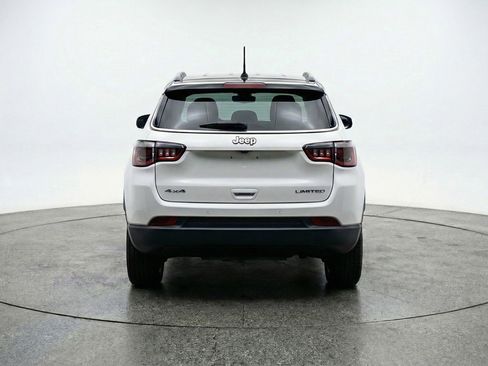 Used 2025 Jeep Compass Limited image 7
