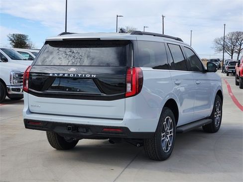 New 2025 Ford Expedition Active image 4