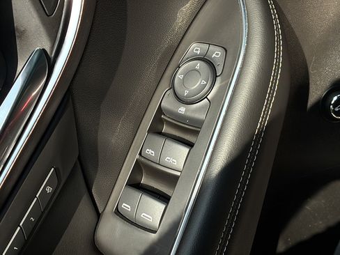 Used 2023 Buick Envision Avenir FWD image 12