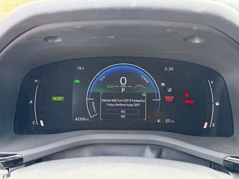 Used 2025 Toyota Camry SE image 8