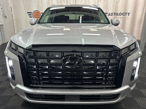 Used 2023 Hyundai Palisade Limited w/ Cargo Package AWD/4WD image 3