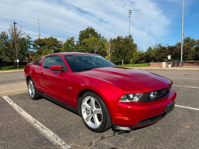 Used 2010 Ford Mustang GT Premium RWD image 2