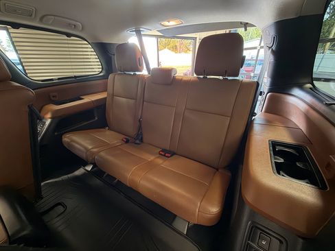 Used 2018 Toyota Sequoia Platinum AWD/4WD image 7