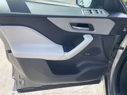 Used 2019 Jaguar F-PACE R-Sport AWD/4WD image 22
