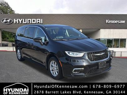 Used 2023 Chrysler Pacifica Touring-L