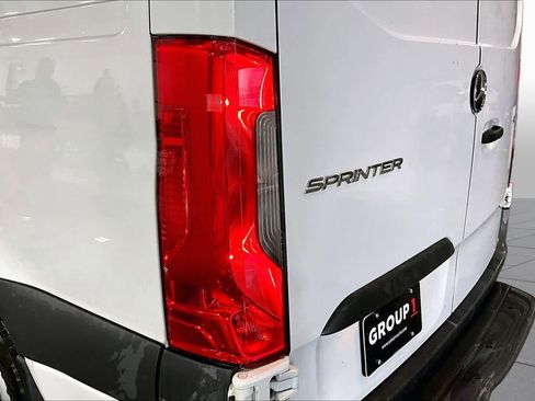 Used 2021 Mercedes-Benz Sprinter 2500 image 24