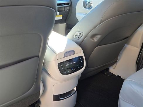 New 2026 Hyundai Ioniq 9 Limited image 12