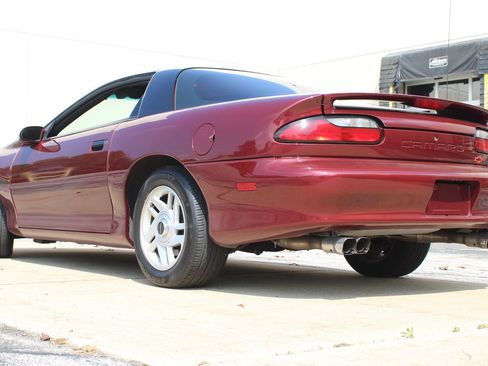 Used 1995 Chevrolet Camaro Z28 RWD image 26