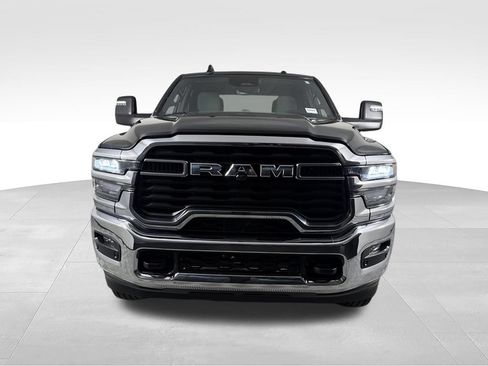 Used 2025 RAM 2500 Big Horn AWD/4WD image 4