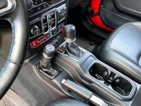 Certified 2022 Jeep Wrangler Unlimited Rubicon 4xe w/ Cold Weather Group image 32