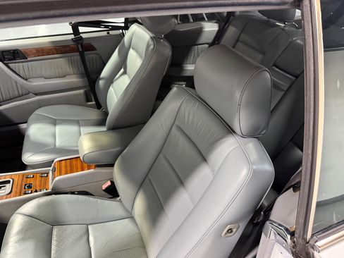 Used 1990 Mercedes-Benz 300 CE Coupe image 20