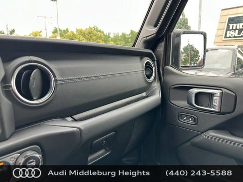 Used 2021 Jeep Wrangler Unlimited Sahara AWD/4WD image 37