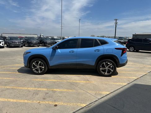 Used 2024 Chevrolet Trax RS w/ Driver Confidence Package FWD image 4