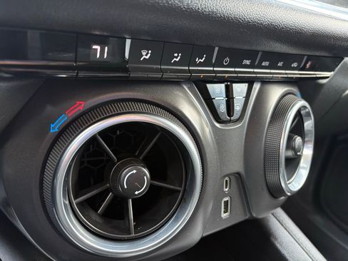 Used 2021 Chevrolet Blazer LT image 32