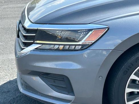 Used 2022 Volkswagen Passat 2.0T FWD image 10