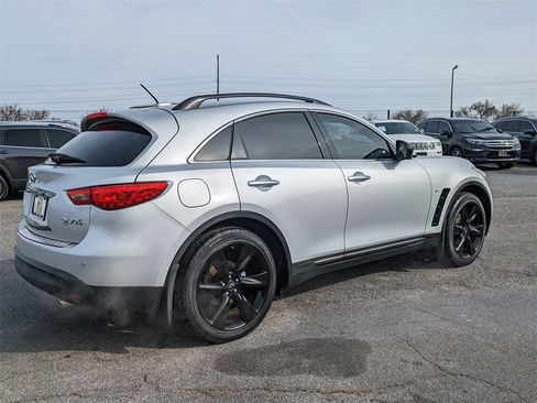 Used 2017 INFINITI QX70 Base w/ Premium Package image 5