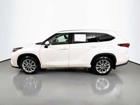 Used 2021 Toyota Highlander Limited image 4