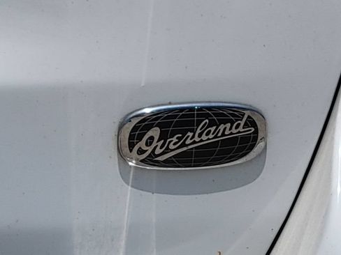 Used 2020 Jeep Grand Cherokee Overland AWD/4WD image 12