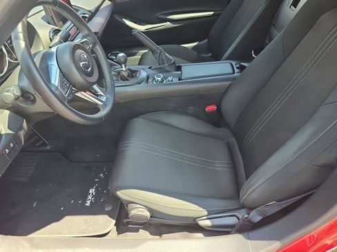 Certified 2022 MAZDA MX-5 Miata Club RWD image 16