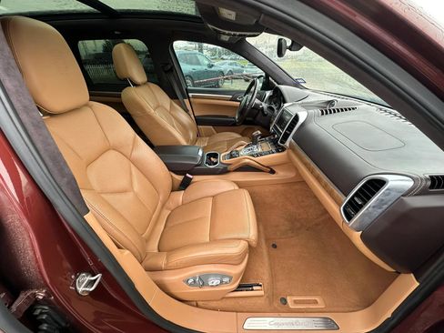 Used 2012 Porsche Cayenne Turbo AWD/4WD image 13