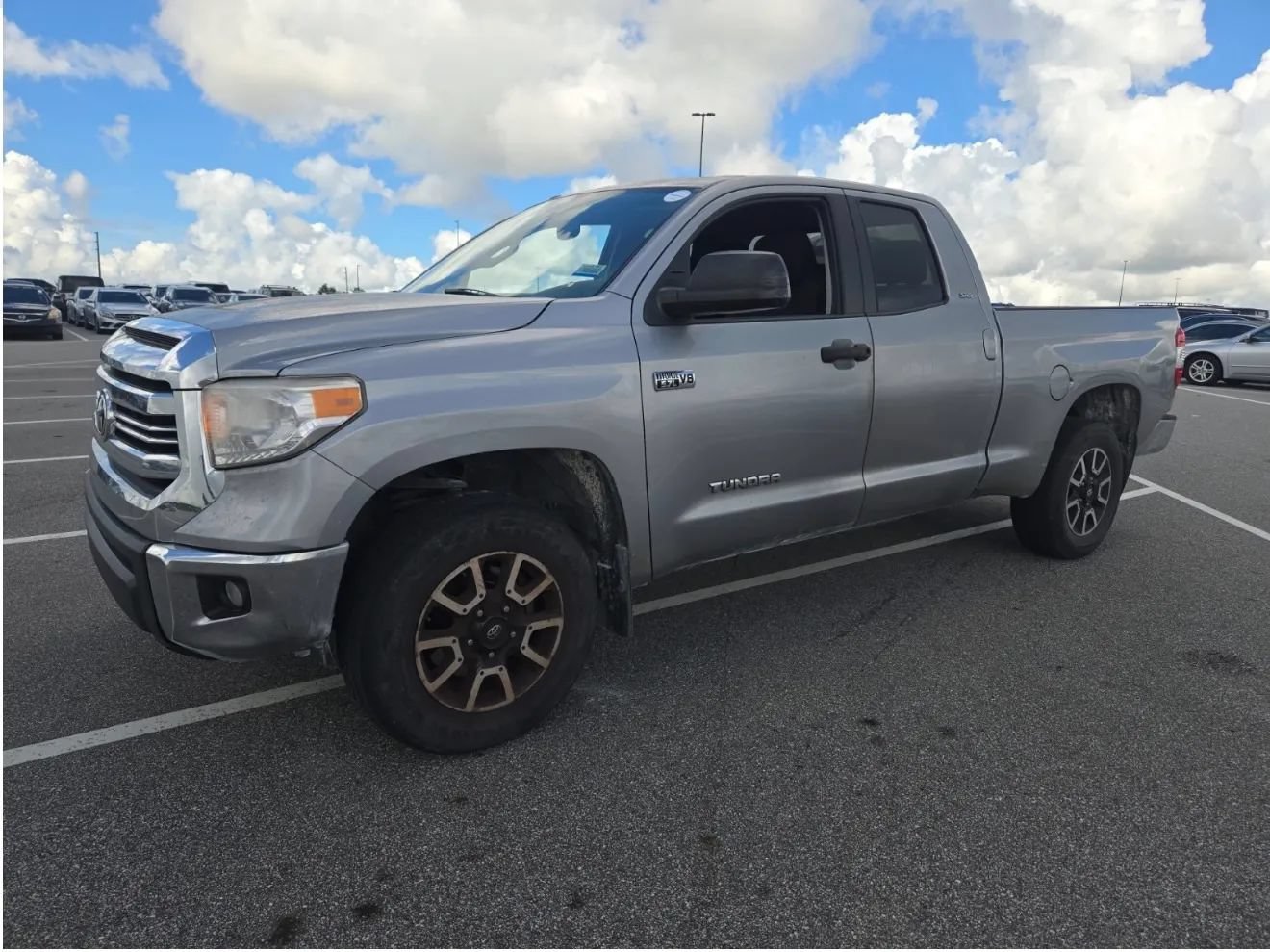 Used 2017 Toyota Tundra SR5 w/ SR5 Upgrade Package AWD/4WD image 1