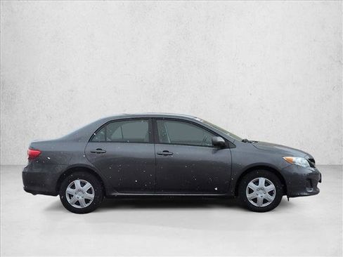 Used 2011 Toyota Corolla LE image 4