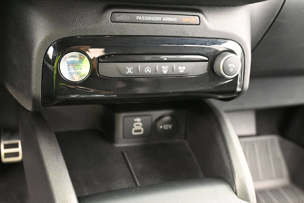 Used 2024 Ford Escape ST-Line w/ Tech Pack #1 AWD/4WD image 11