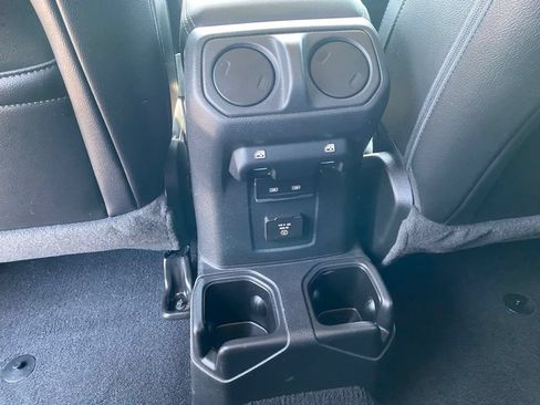 Used 2021 Jeep Gladiator Overland w/ Popular Equipment Package AWD/4WD image 27