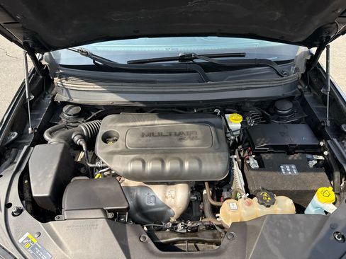 Used 2020 Jeep Cherokee Latitude AWD/4WD image 16