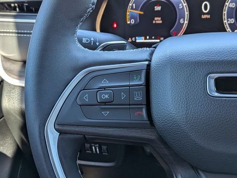 Used 2025 Jeep Grand Cherokee L Limited w/ Luxury Tech Group II AWD/4WD image 27