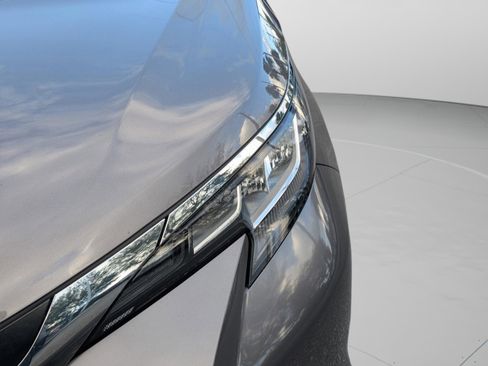 Used 2023 Toyota Sienna XLE image 13