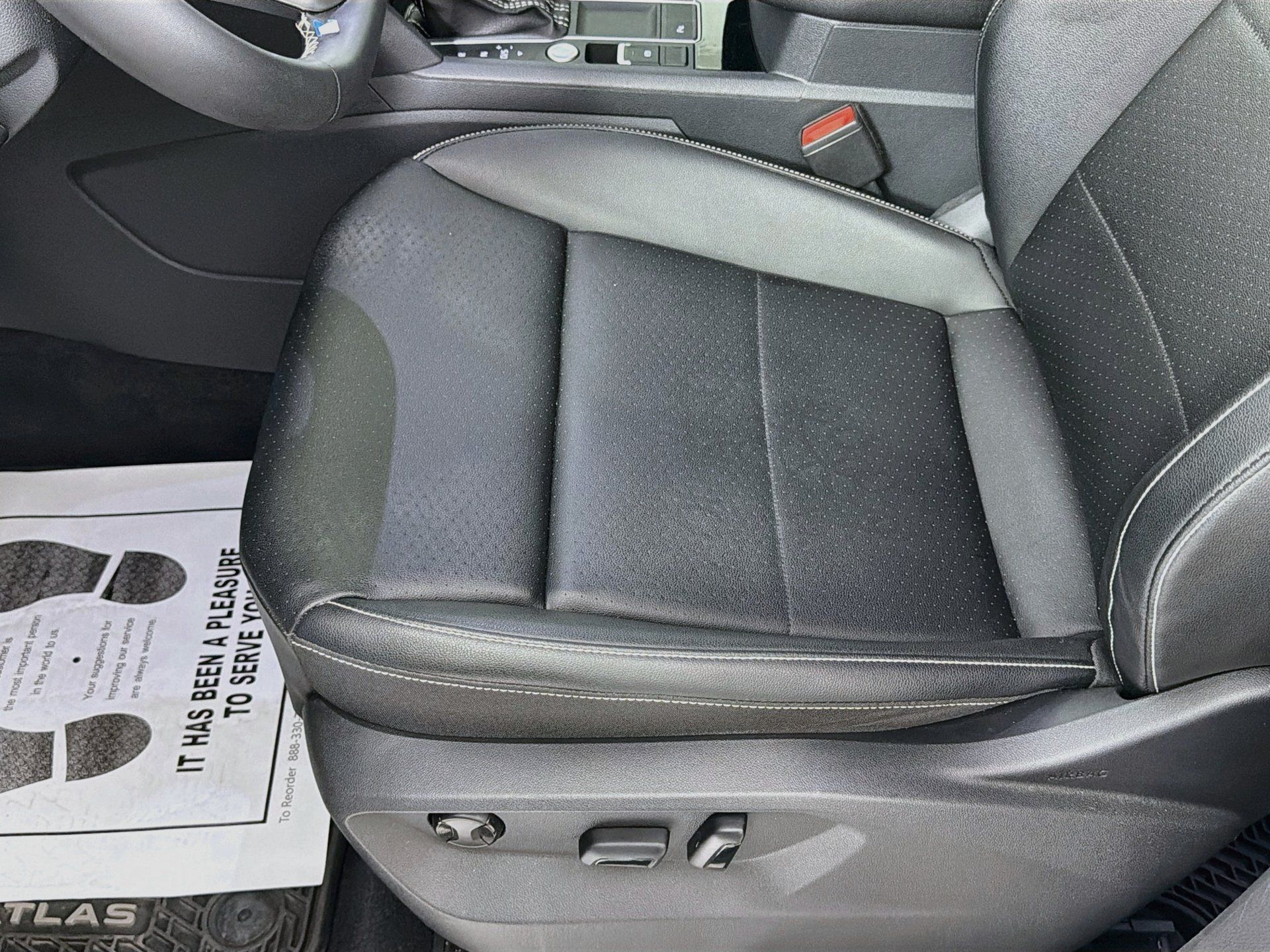 Used 2023 Volkswagen Atlas SE w/ Black Wheel Package FWD image 18