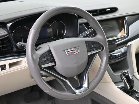 Certified 2023 Cadillac XT6 Premium Luxury FWD image 10