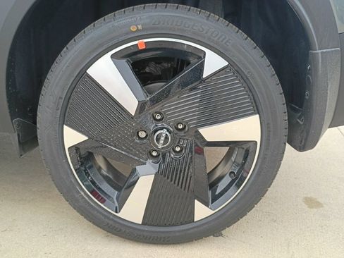 New 2026 Nissan Kicks SR FWD image 29