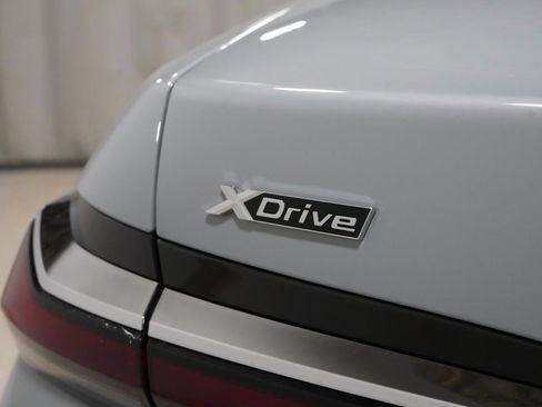 Certified 2023 BMW 760i xDrive w/ Parking Assistance Package image 25