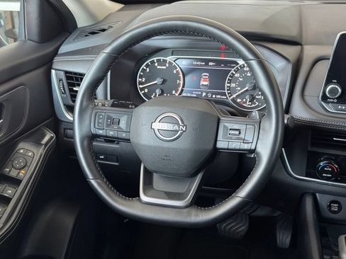 Used 2025 Nissan Rogue SV FWD image 23