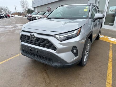 Certified 2022 Toyota RAV4 XLE Premium image 11