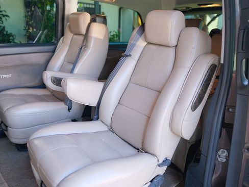 Used 2018 Mercedes-Benz Metris Passenger image 24