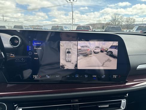 New 2026 Chevrolet Traverse Z71 w/ Driver Confidence Package image 25