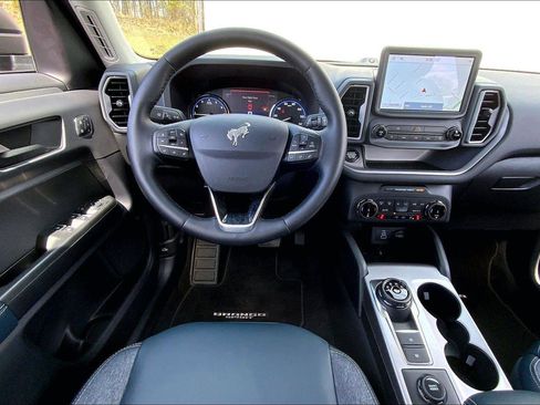 Used 2024 Ford Bronco Sport Outer Banks w/ Tech Package image 5